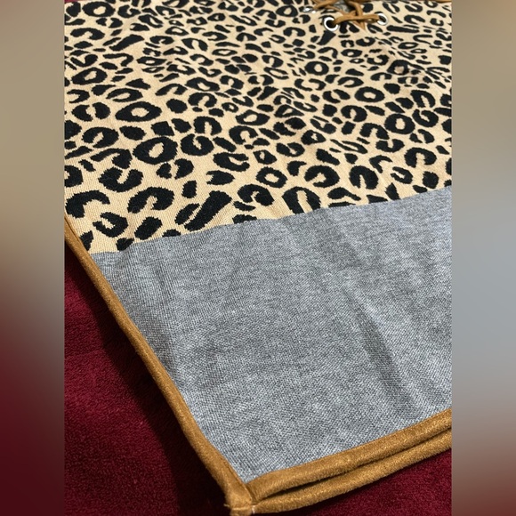 NWOT Anthropologie THML Leopard Print Knit Poncho Sweater Cape Boho Indie Size S - Picture 7 of 9